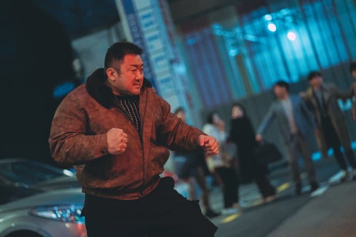 메노와 전직 경찰관 또레나